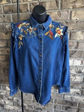 Driftwood Women’s Medium Embroidered Denim Snap Front Western Shirt Blue Floral